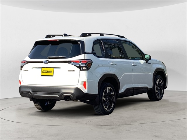 2025 Subaru Forester Premium photo 4