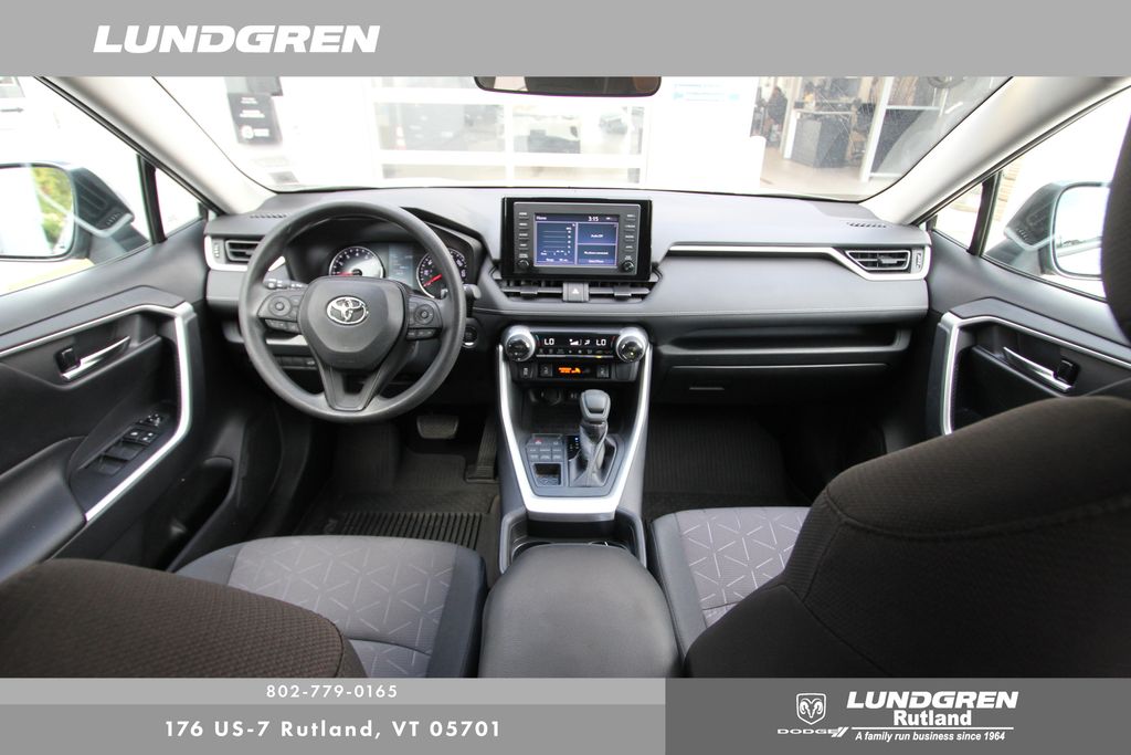 2019 Toyota RAV4 XLE photo 5