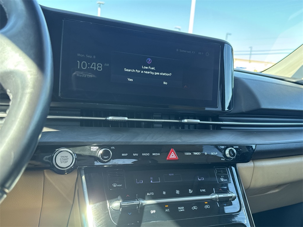 2023 Kia Carnival EX photo 22