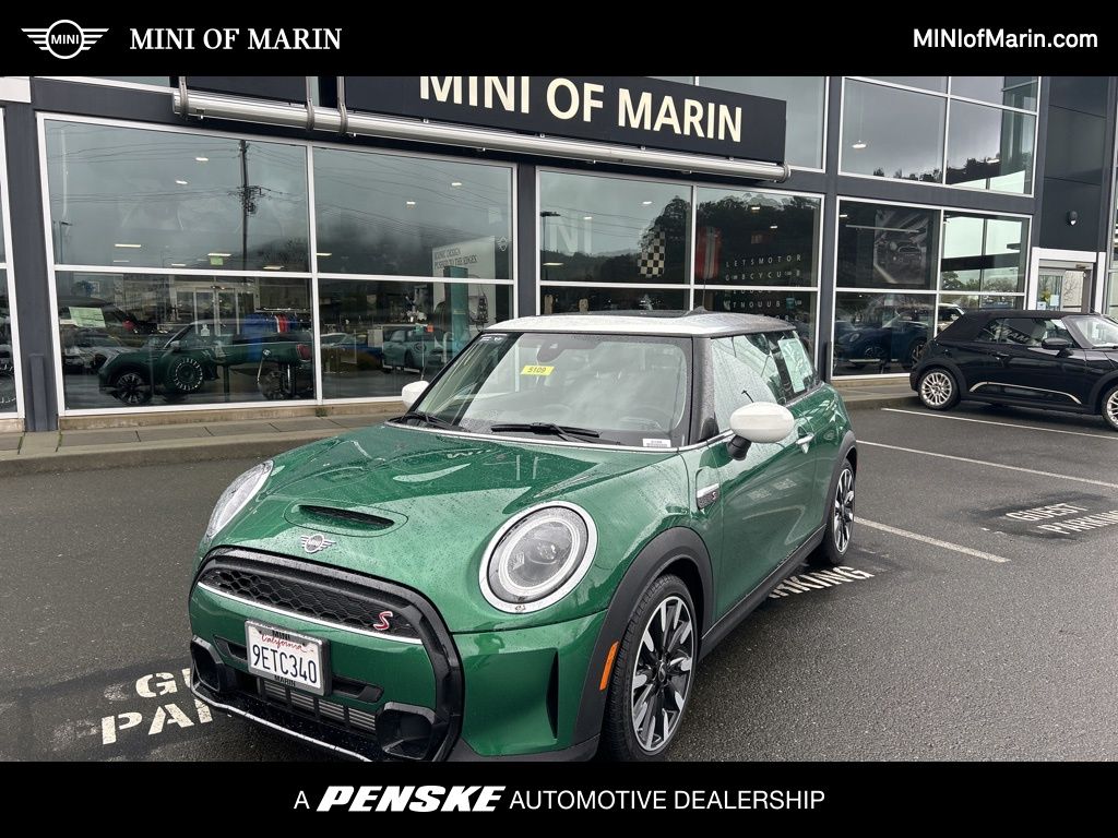2023 MINI 3 Door S's photo