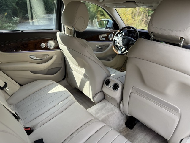 2018 Mercedes Benz E 400 4MATIC Wagon photo 17