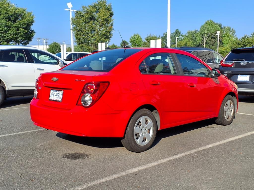 2014 Chevrolet Sonic LS photo 5