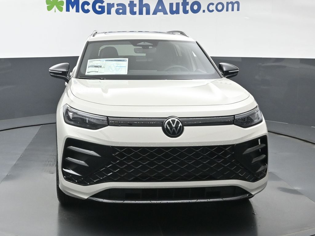 2026 Volkswagen Tiguan SE R-Line Black photo 2