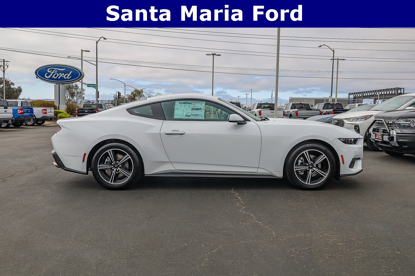 2025 Ford Mustang EcoBoost photo 3