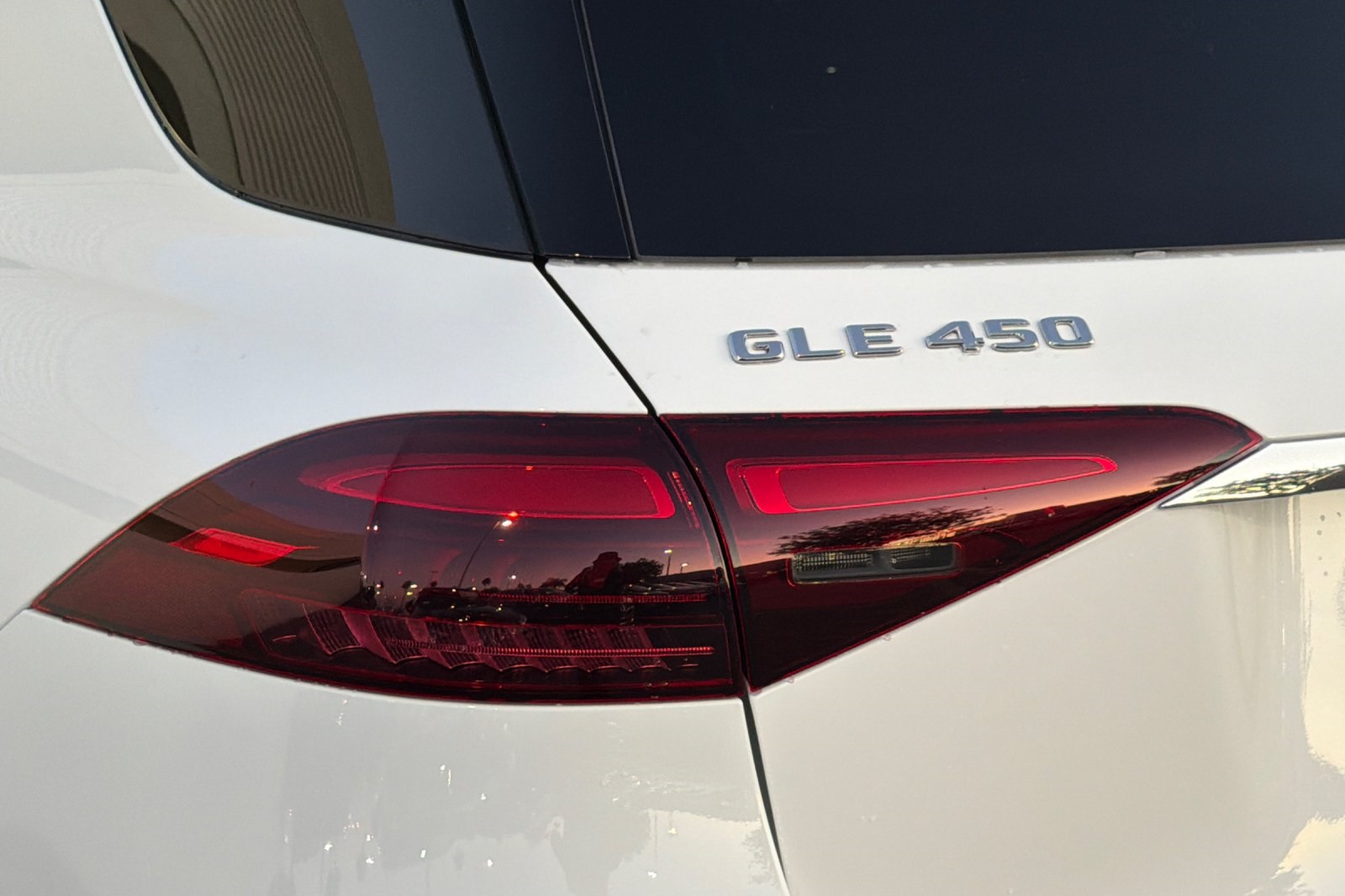 2026 Mercedes Benz GLE 450 4MATIC photo 3