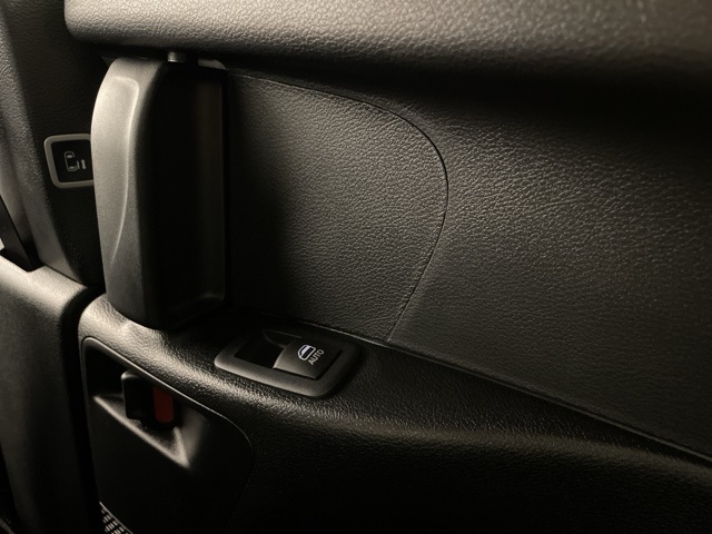 2026 Chrysler Voyager LX photo 14