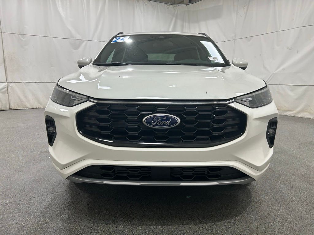 2024 Ford Escape ST-Line Select photo 2