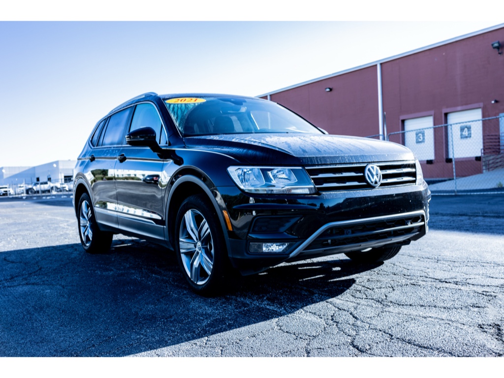 Used 2021 Volkswagen Tiguan SEL with VIN 3VV2B7AX4MM030694 for sale in Kansas City