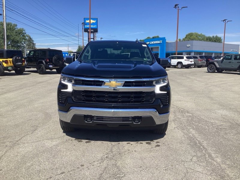 2025 Chevrolet Silverado 1500 LT photo 2