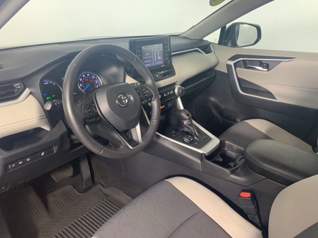 2021 Toyota RAV4 Hybrid XLE photo 9