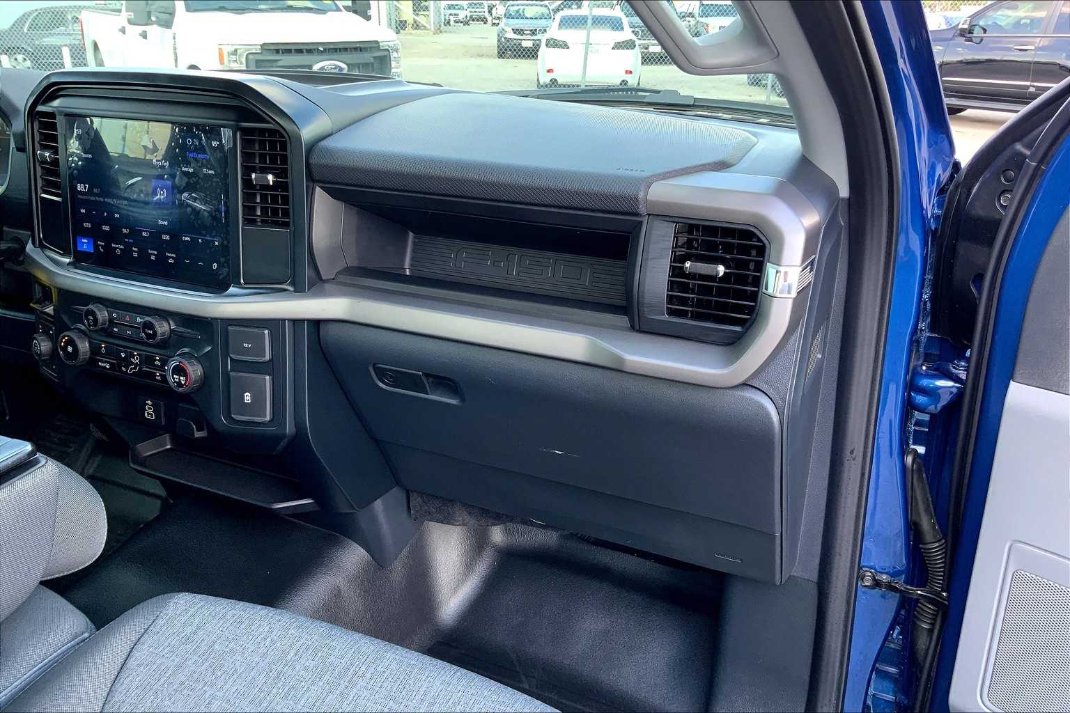 2025 Ford F-150 XL photo 16