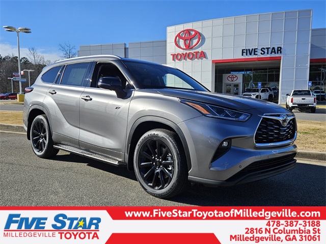 2026 Toyota Highlander Limited's photo