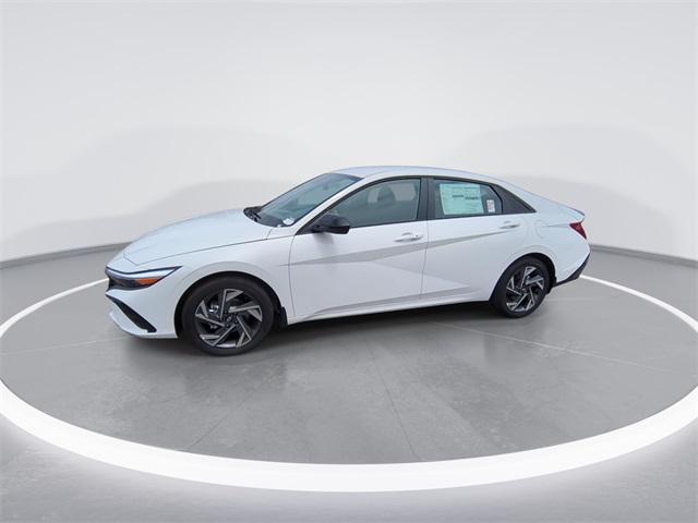 2025 Hyundai Elantra SEL Sport photo 4