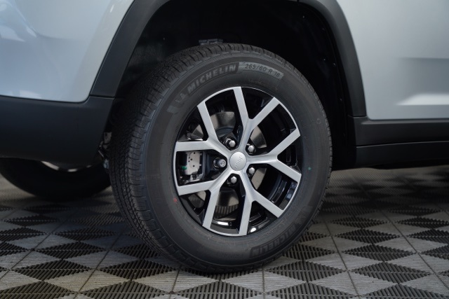2025 Jeep Grand Cherokee Limited photo 31