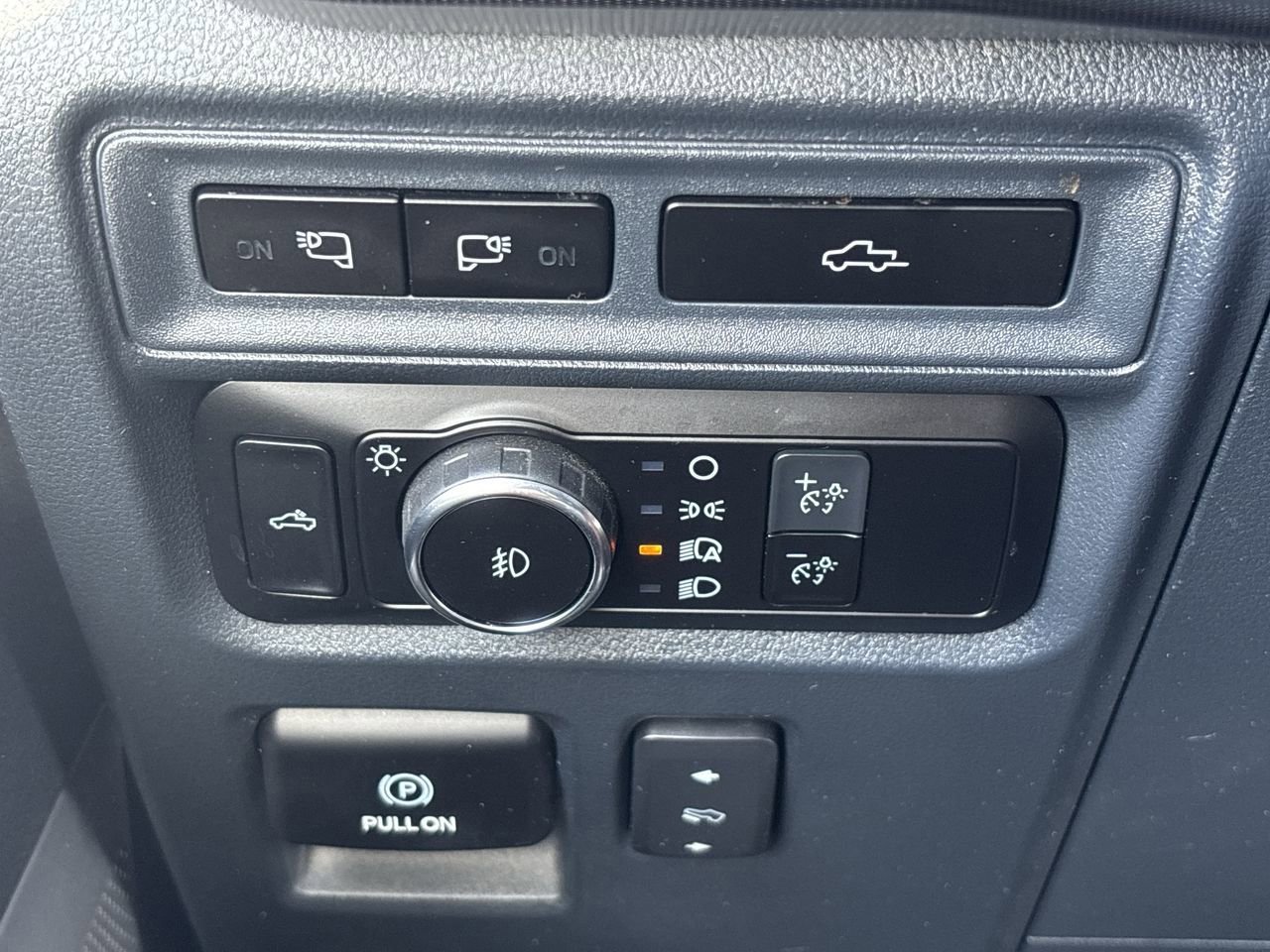 2023 Ford F-150 Platinum photo 25
