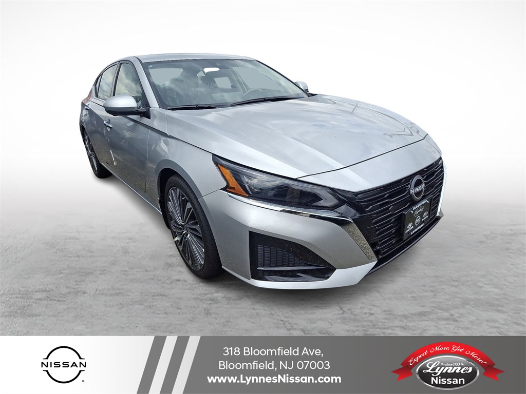 2025 Nissan Altima SL's photo