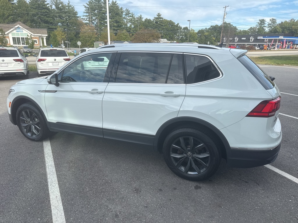 2022 Volkswagen Tiguan SE photo 2