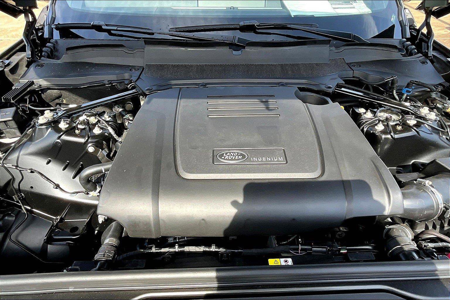 2025 Land Rover Discovery S photo 16