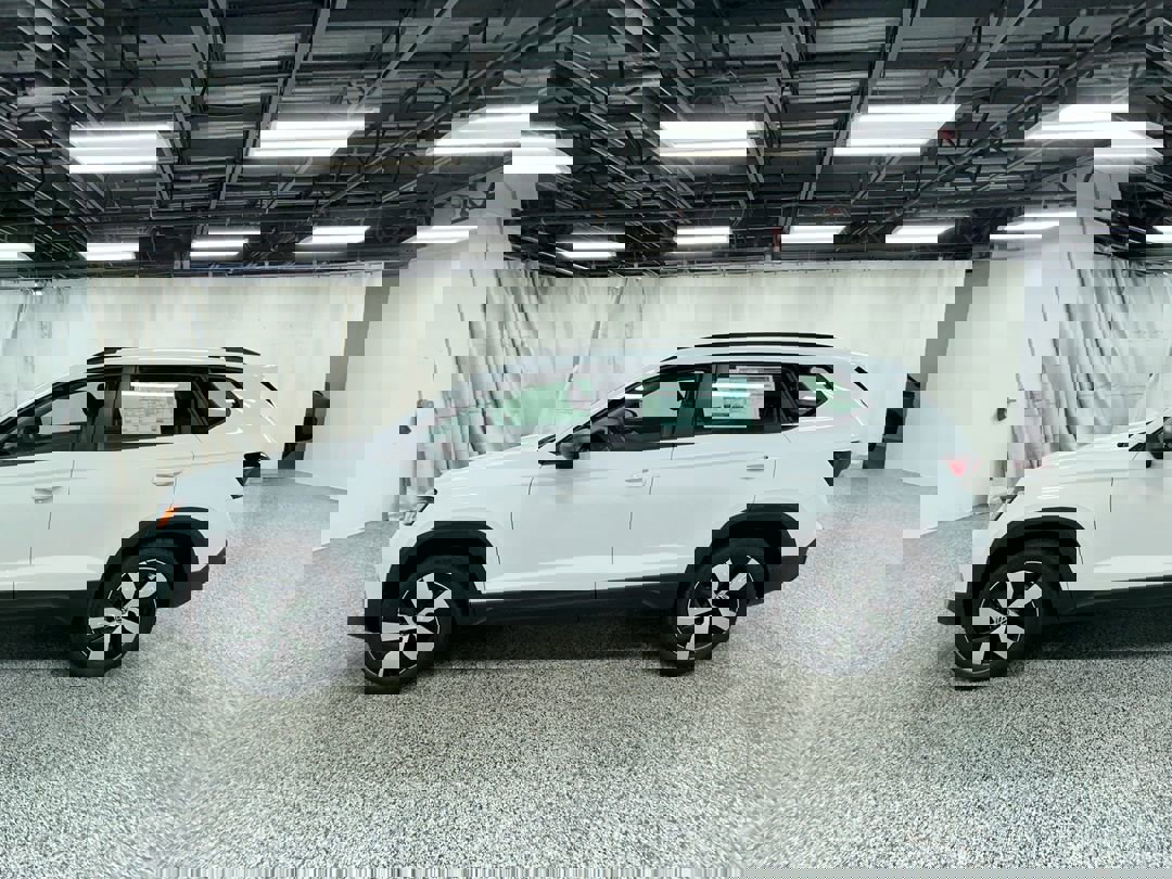 2025 Volkswagen Taos S photo 3