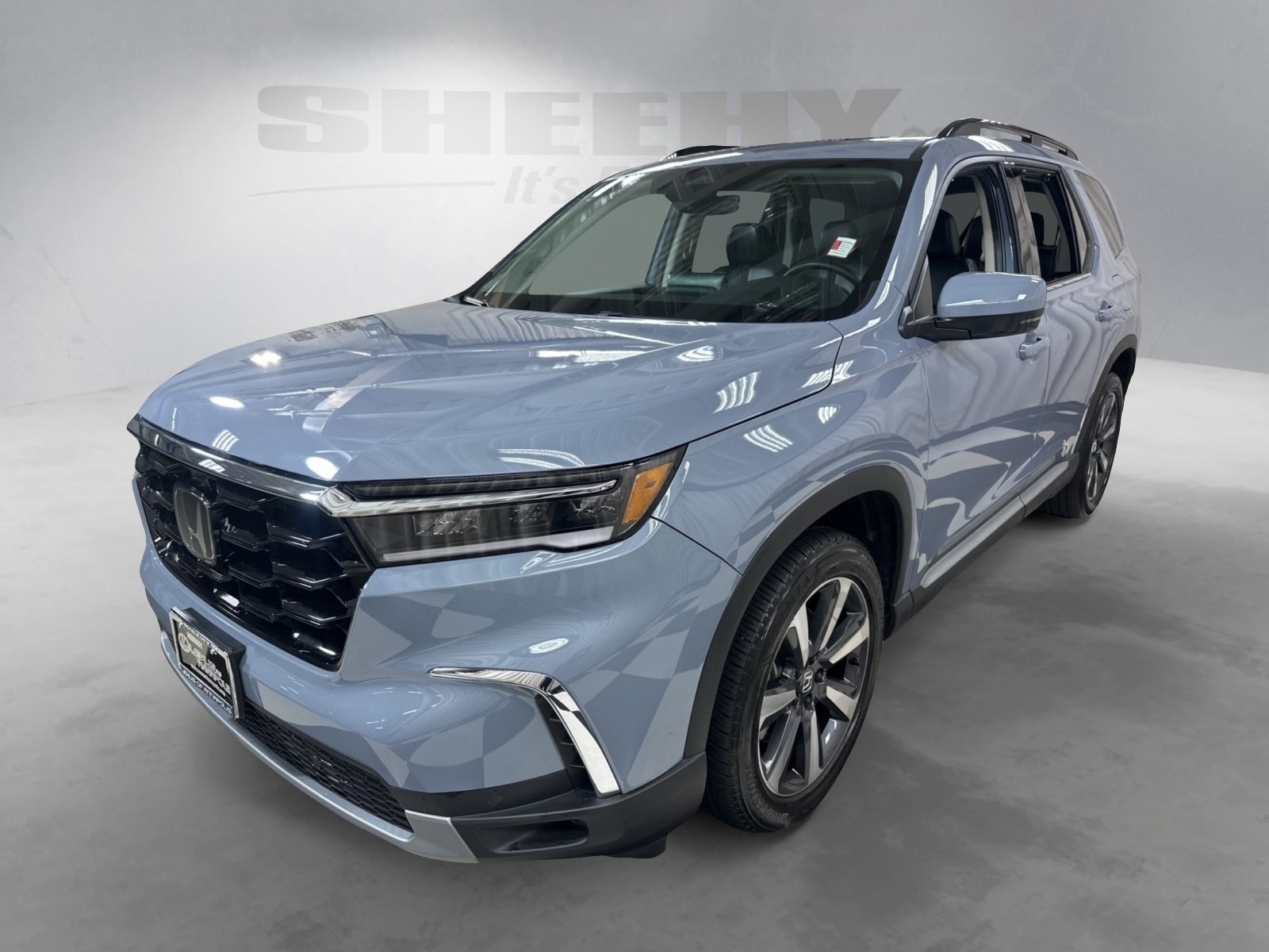 2025 Honda Pilot Touring photo 2