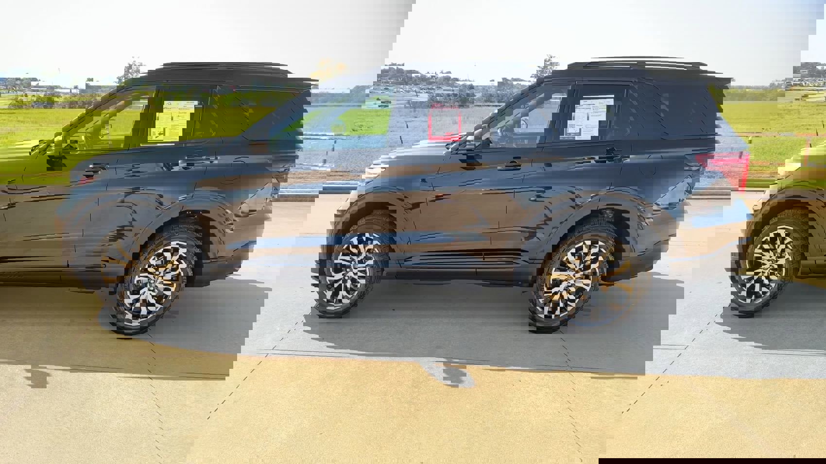 2020 Ford Explorer ST photo 6