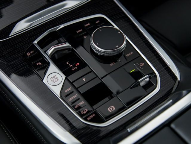 2025 Bmw X7 M60i photo 13