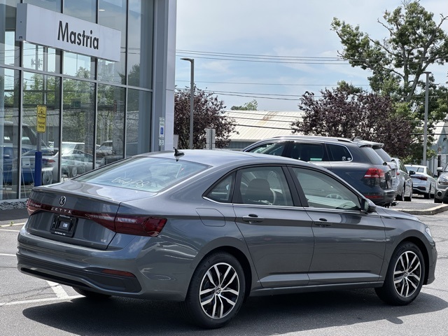 2025 Volkswagen Jetta SE photo 2