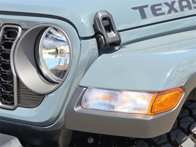 2025 Jeep Gladiator Sport photo 4