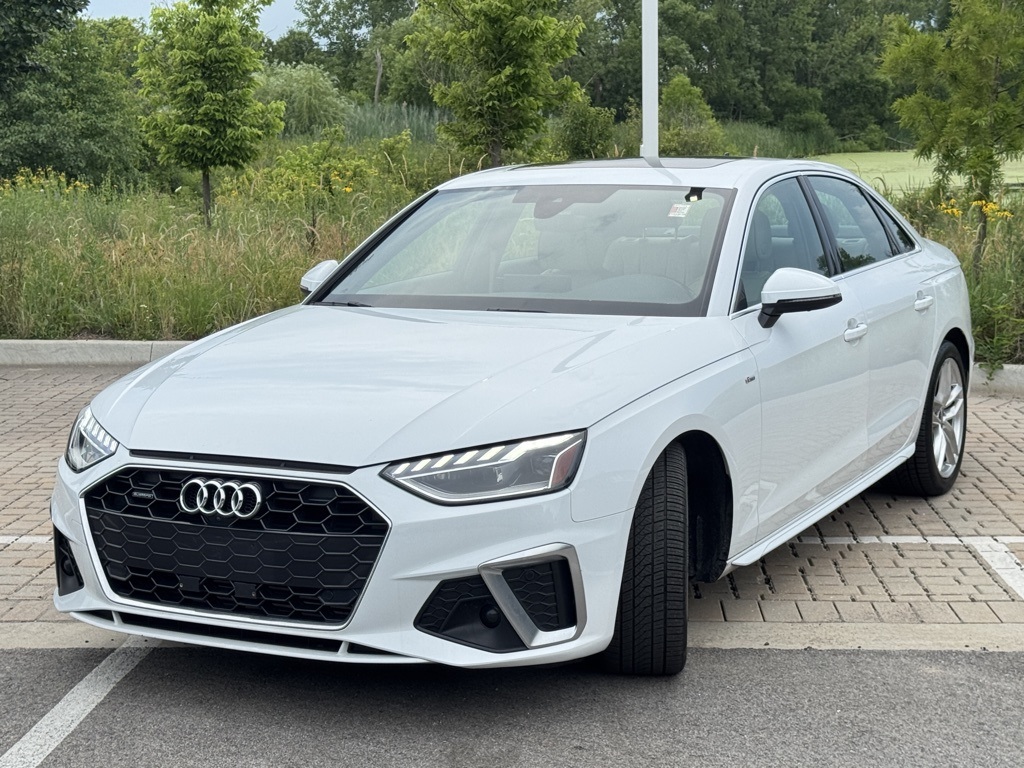 2022 Audi A4 45 S line Premium Plus Quattro photo 4