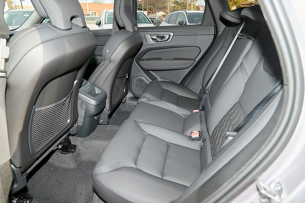 2026 VOLVO XC60 - Image 18