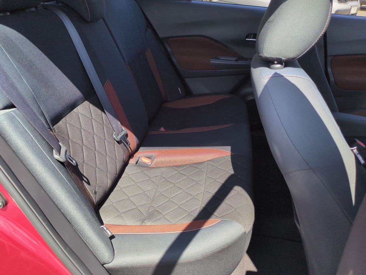 2020 Nissan Kicks SR photo 19