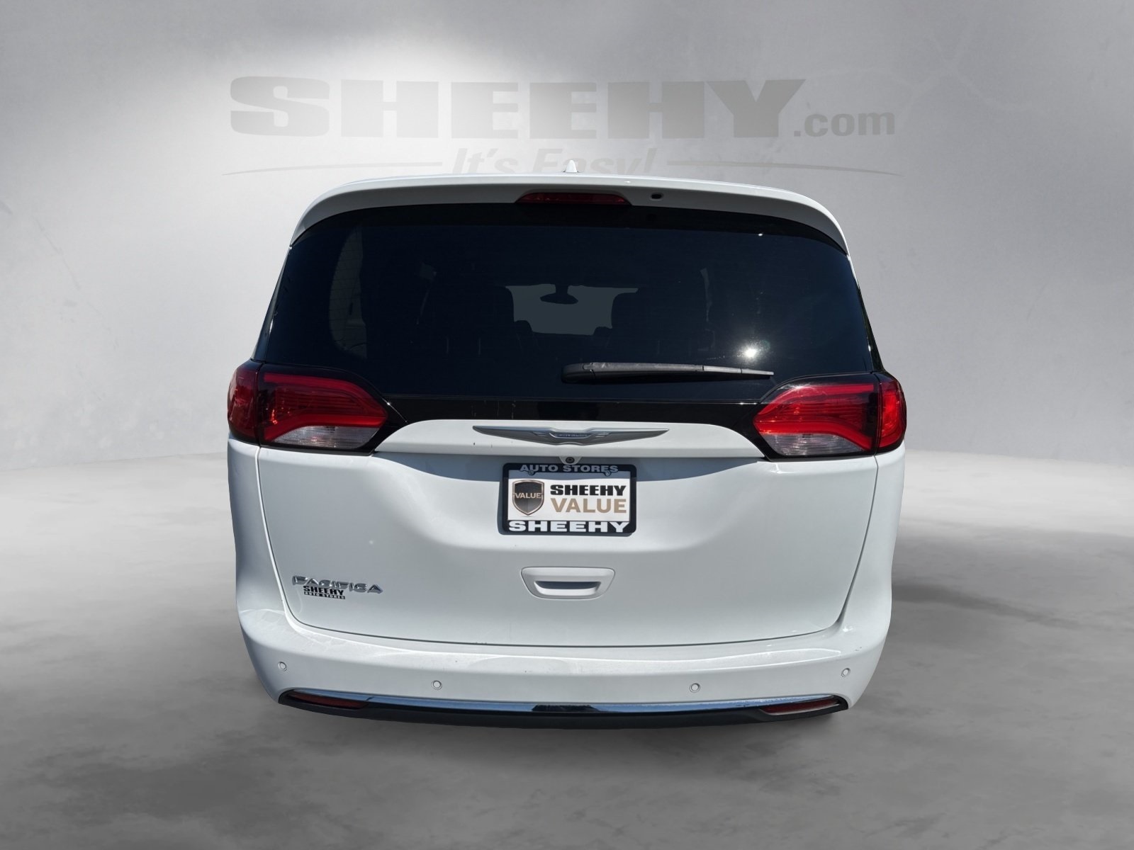 2017 Chrysler Pacifica Touring Plus photo 12