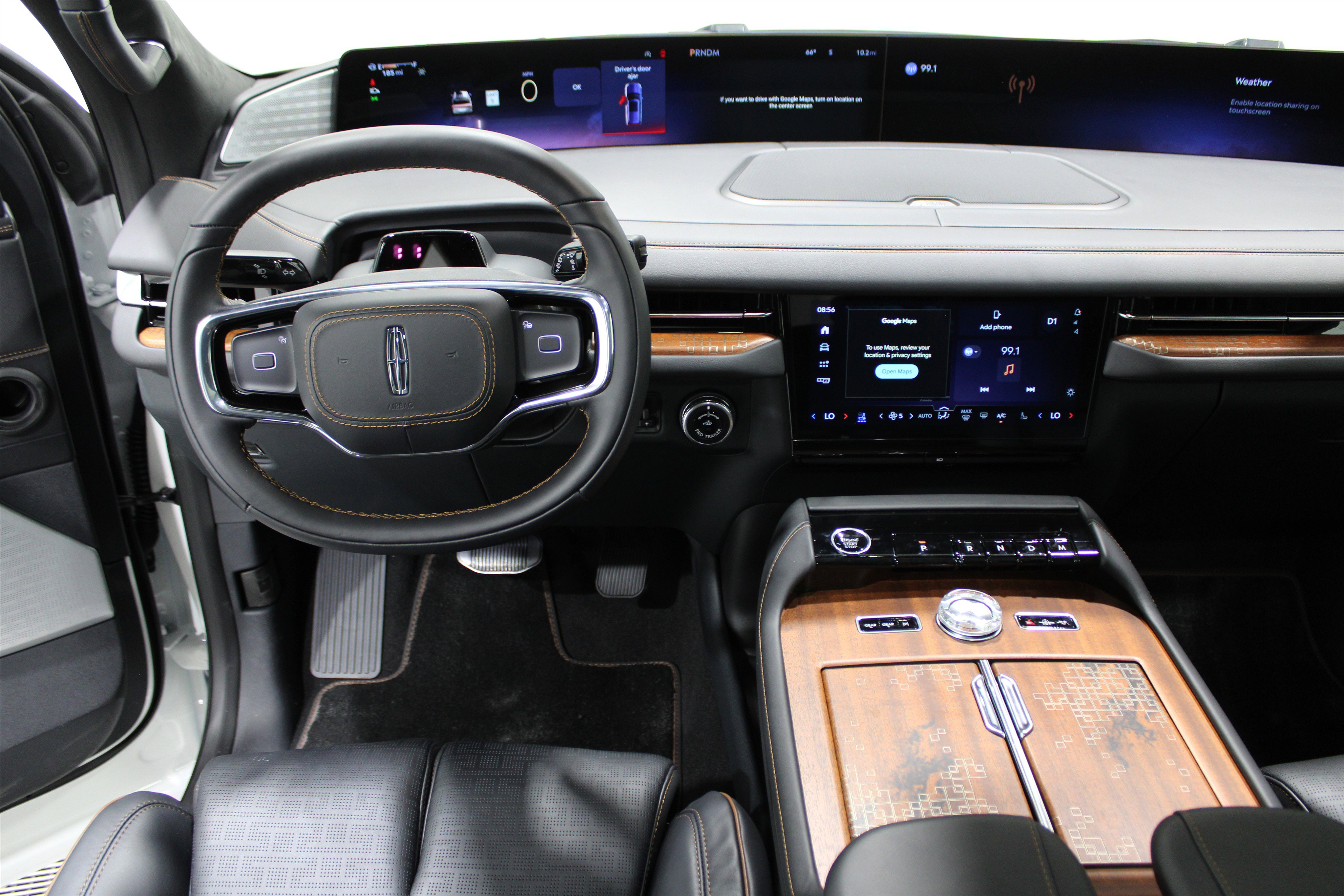 2025 Lincoln Navigator Black Label photo 2