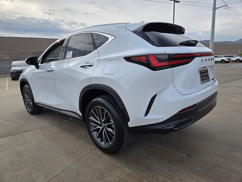 2026 Lexus NX 350 photo 4
