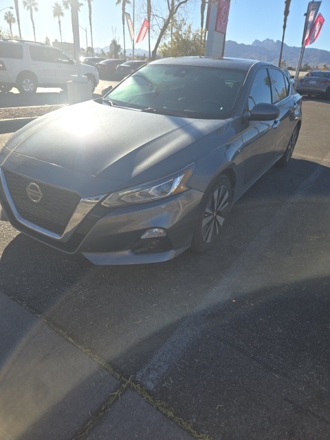 2021 Nissan Altima SL's photo