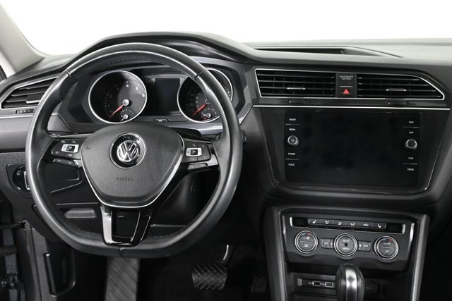2018 Volkswagen Tiguan SEL photo 3