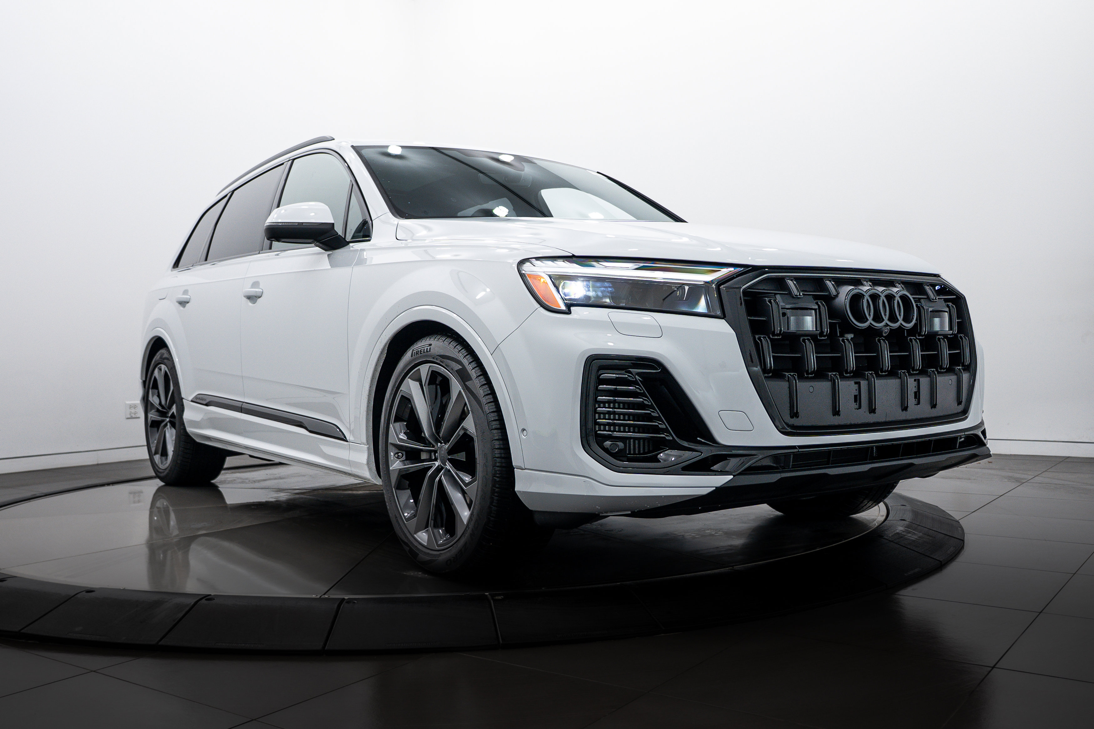 2026 Audi Q7 Premium Plus's photo