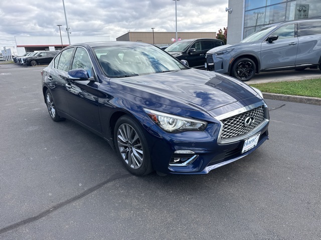 2022 Infiniti Q50 LUXE photo 2