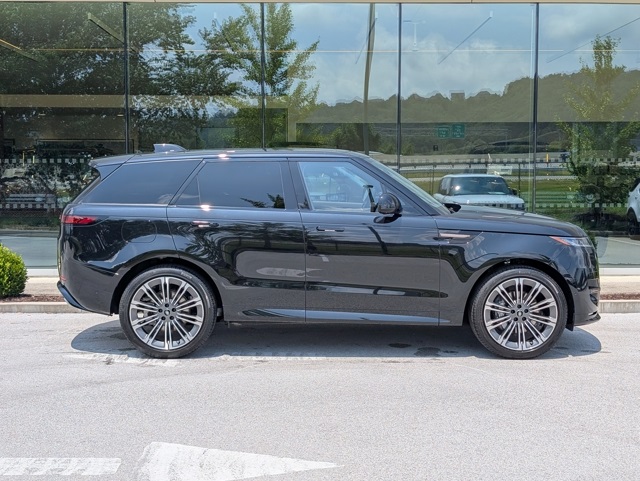 2025 Land Rover Range Rover Sport SE photo 6