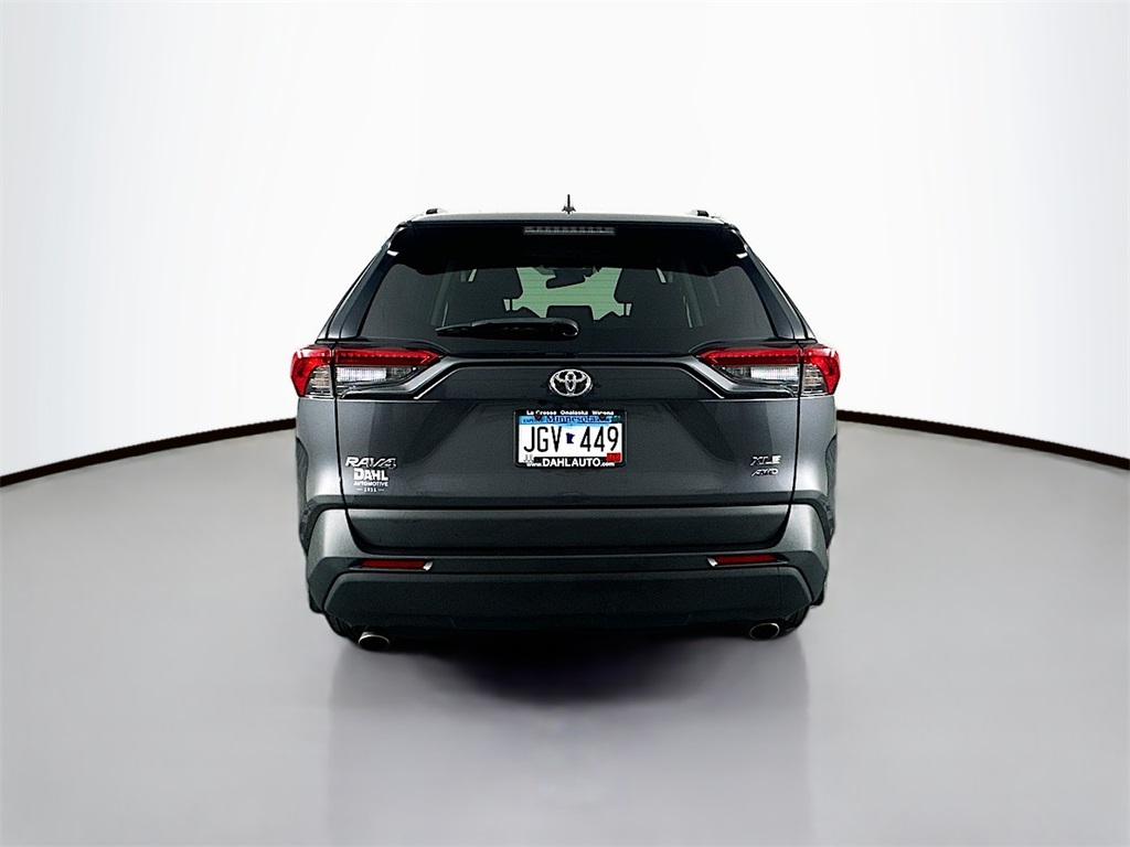 2022 Toyota RAV4 XLE photo 10
