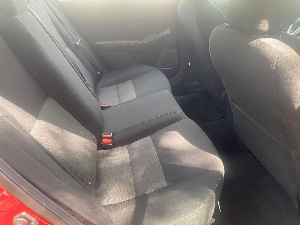 2025 Nissan Sentra SV photo 17