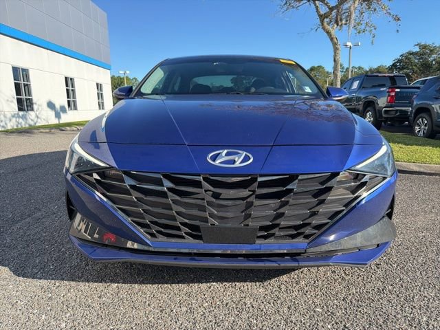 2022 Hyundai Elantra Limited photo 2