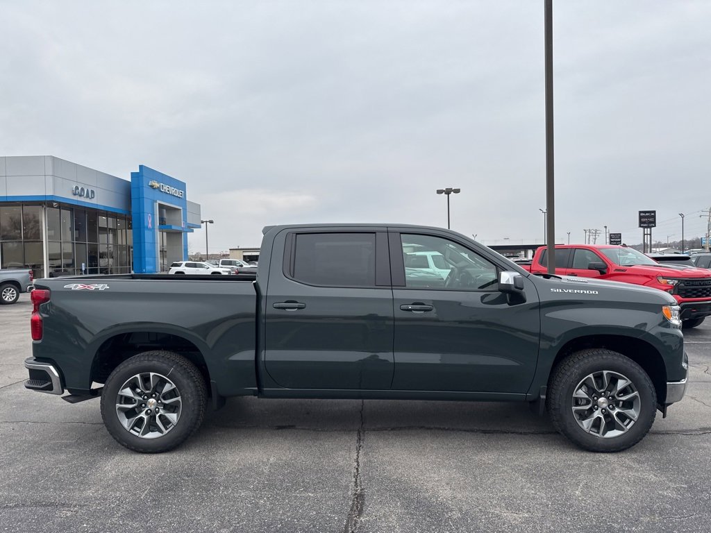 2026 Chevrolet Silverado 1500 LT photo 2