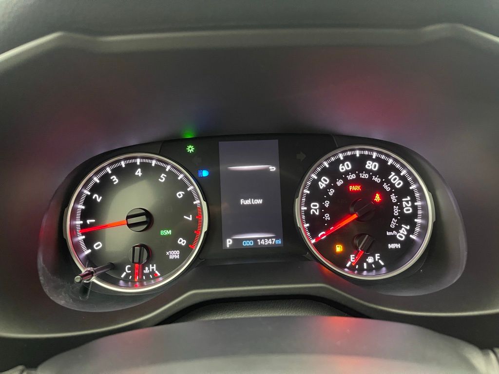 2022 Toyota RAV4 XLE photo 3