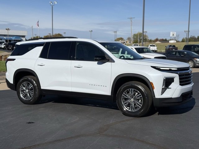 2026 Chevrolet Traverse LT's photo