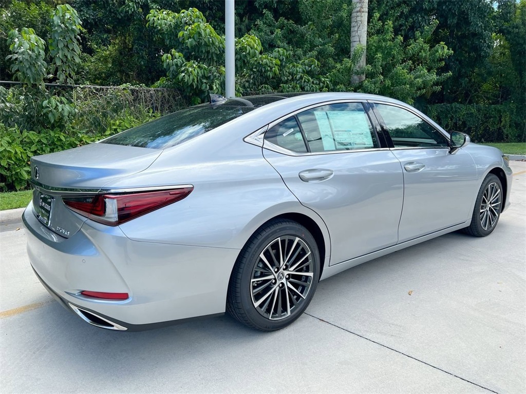 2025 Lexus ES 350 photo 6