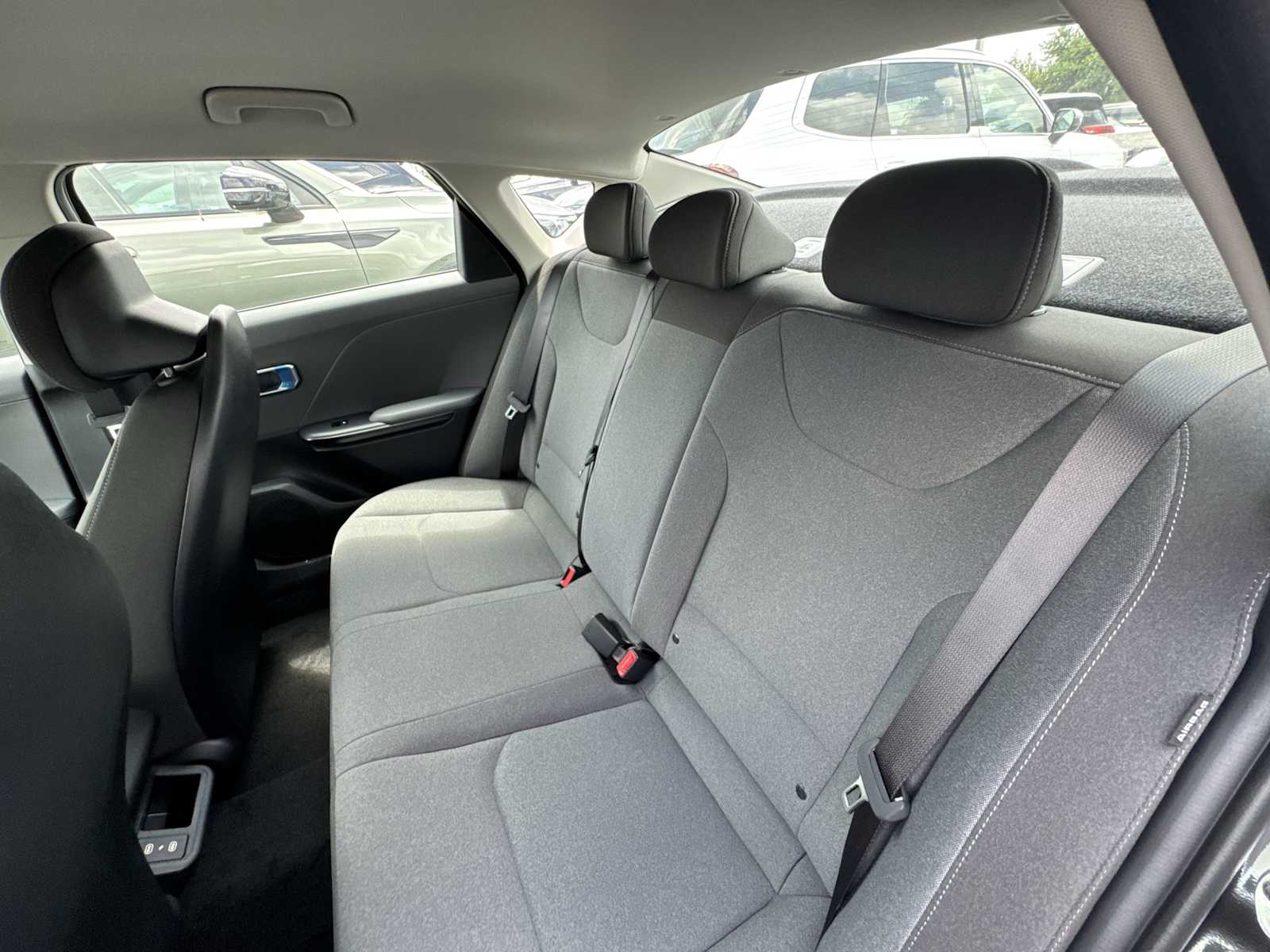 2025 Kia K4 LXS photo 13