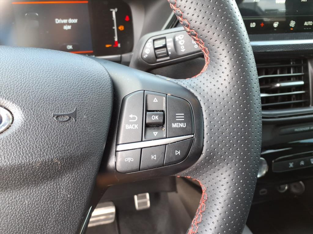 2024 Ford Escape ST-Line photo 14