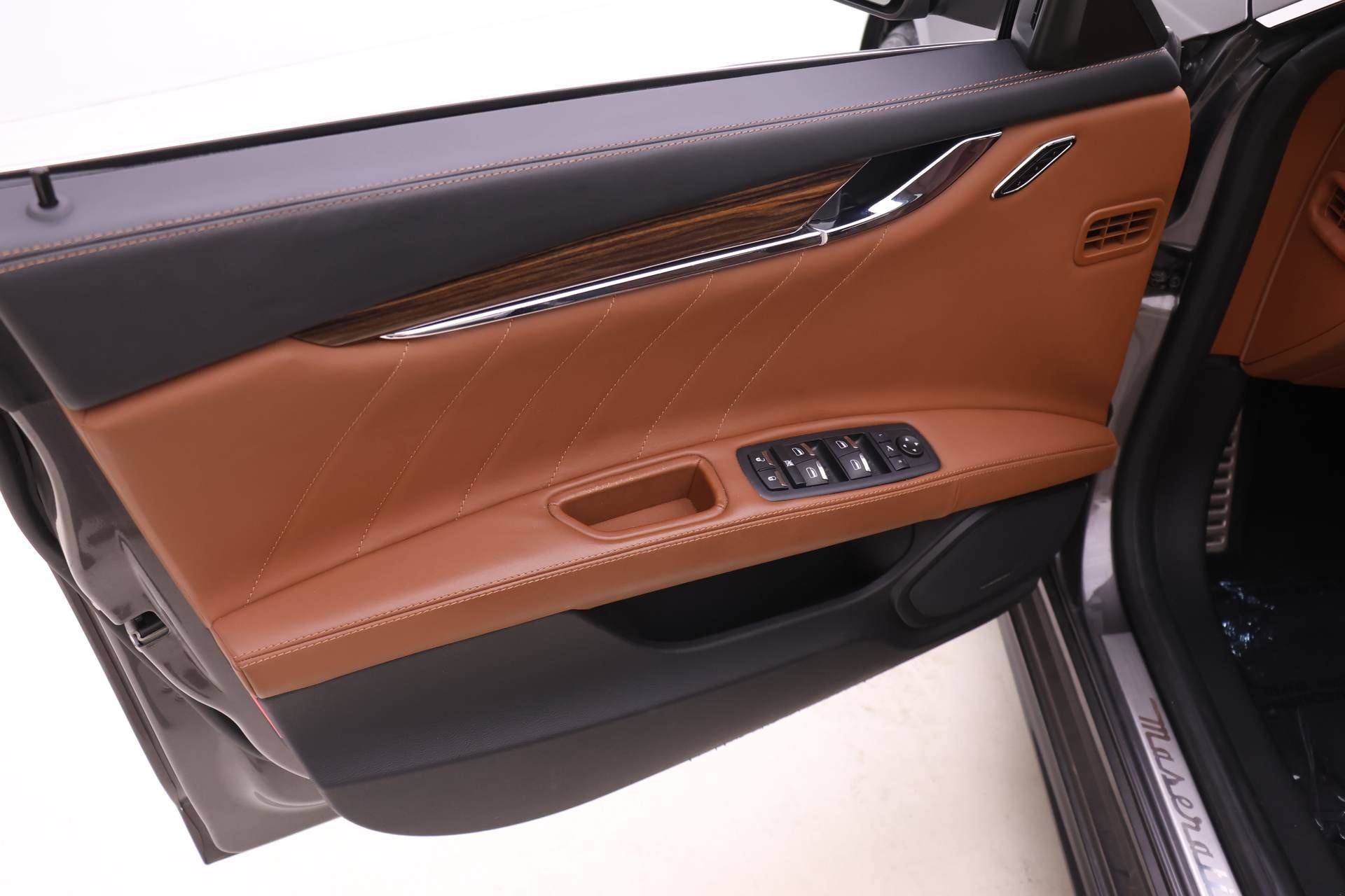 2020 Maserati Quattroporte Q4 GranSport photo 13