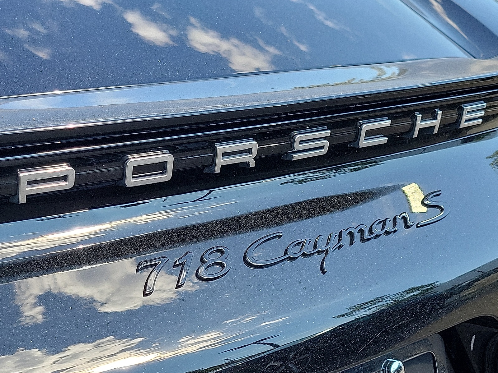 2025 Porsche Cayman S photo 29